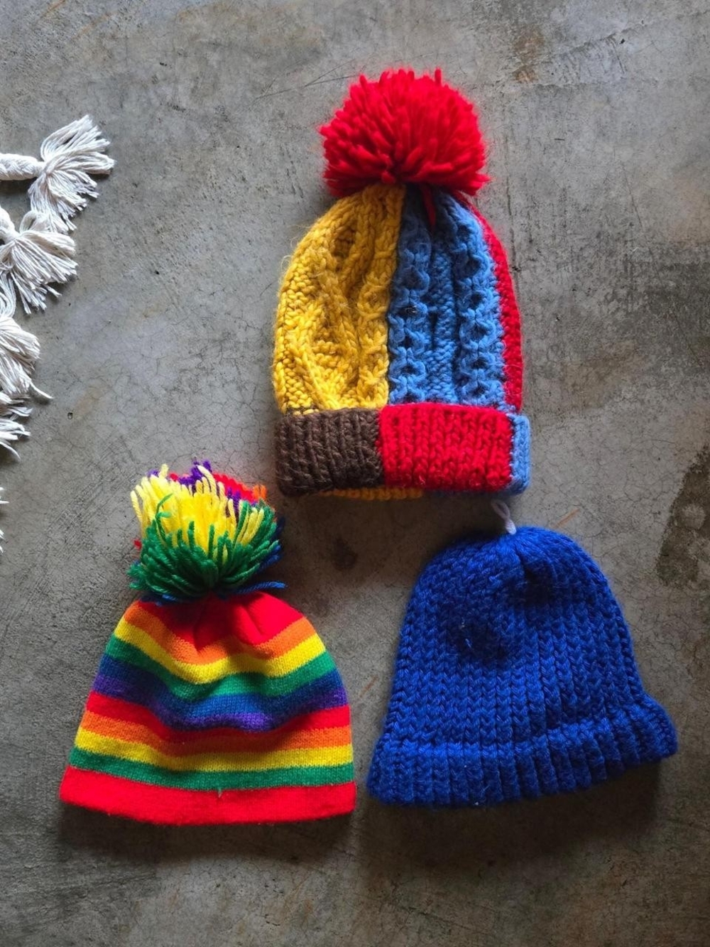Vintage Kids Knit 3 Hat Bundle  Hats Colorblock Rainbow Blue 3T-6